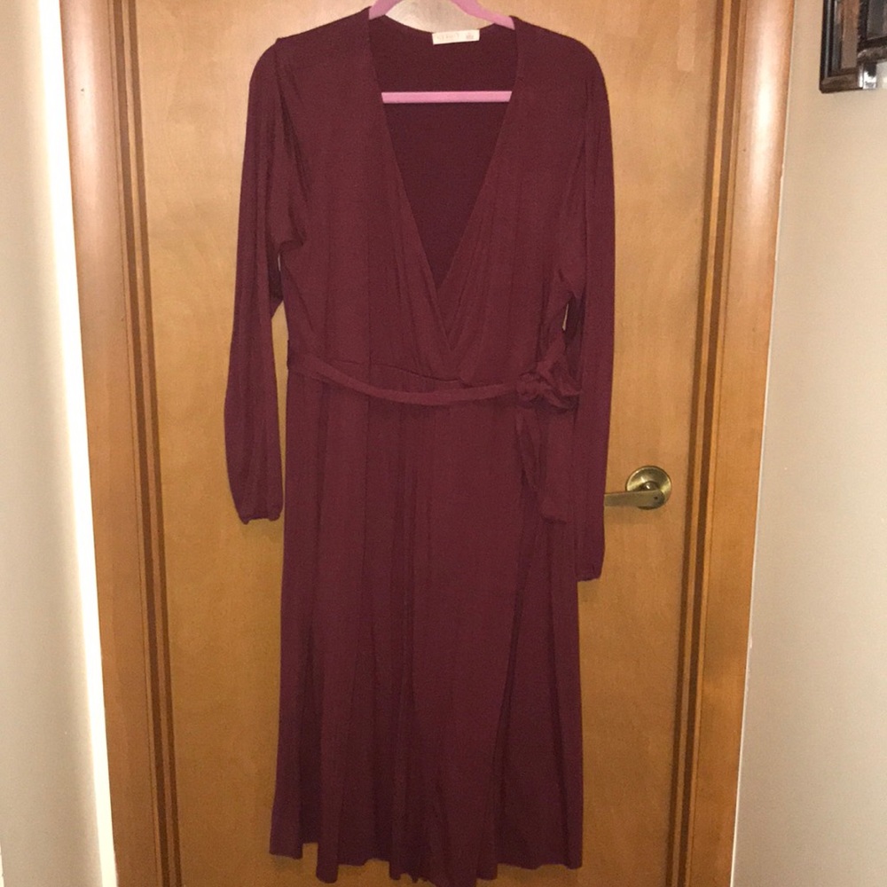 🔥Old Navy Maternity XL maroon wrap dress XL